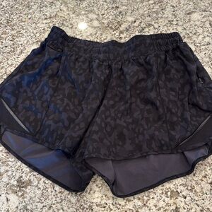 Size 10 leopard print. Great condition